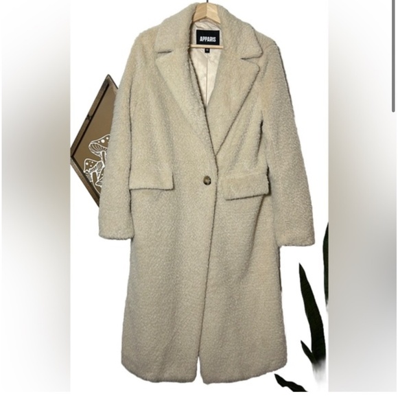 Apparis Alpaca Coat - Picture 5 of 5